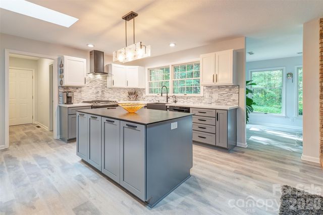 3 Sunningdale Drive, Flat Rock, NC 28731