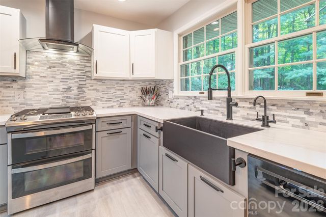 3 Sunningdale Drive, Flat Rock, NC 28731