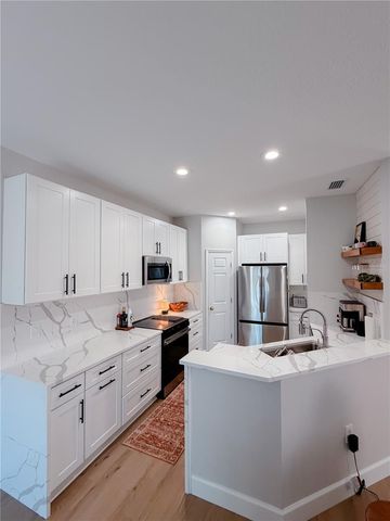 542 51ST AVENUE N, St Petersburg, FL 33703