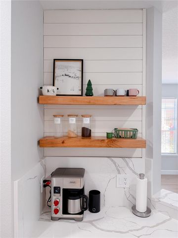 542 51ST AVENUE N, St Petersburg, FL 33703