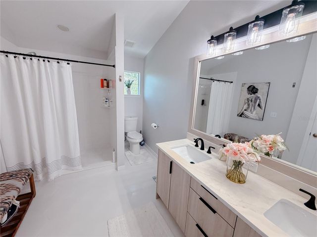 542 51ST AVENUE N, St Petersburg, FL 33703