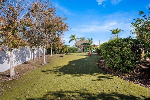 542 51ST AVENUE N, St Petersburg, FL 33703