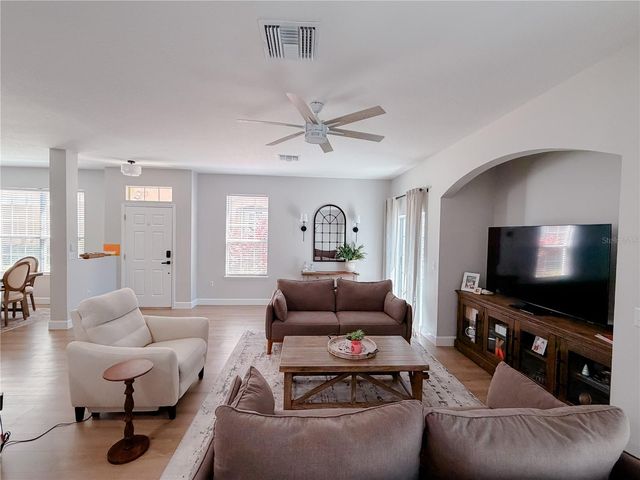 542 51ST AVENUE N, St Petersburg, FL 33703