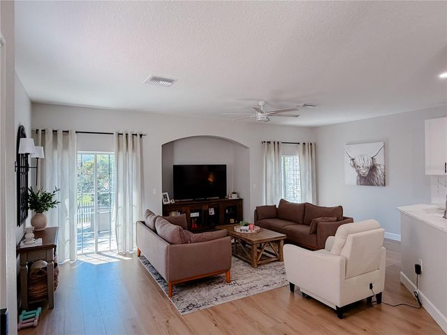 542 51ST AVENUE N, St Petersburg, FL 33703