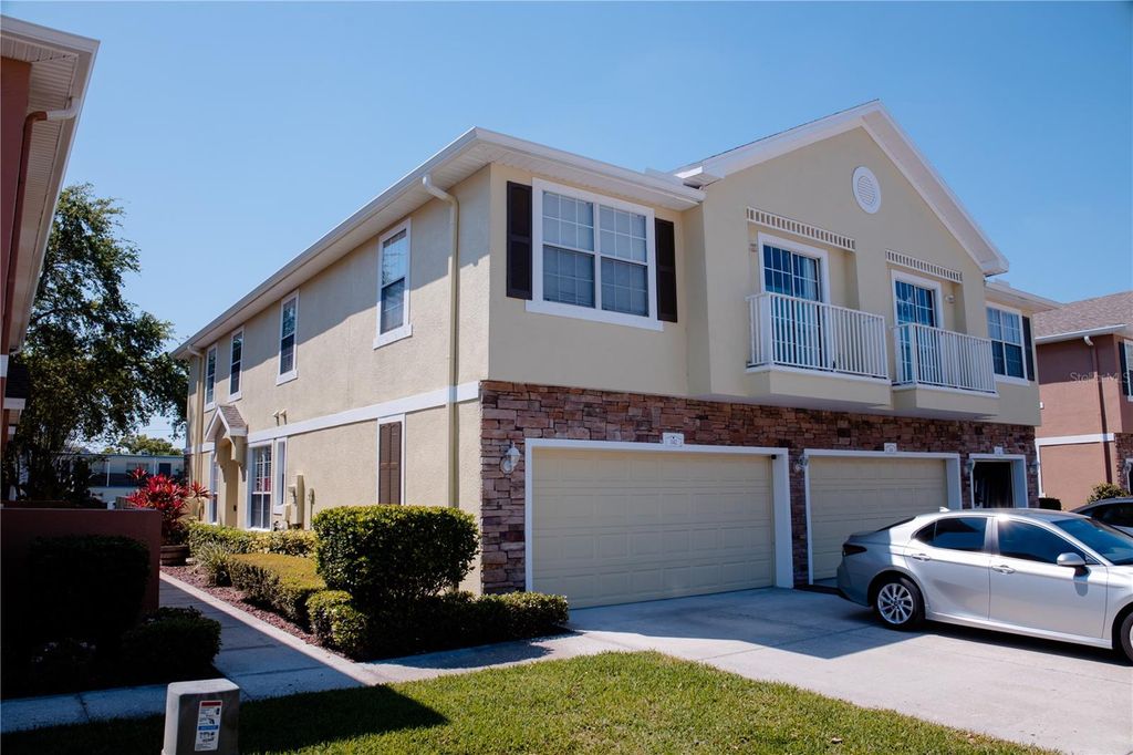 Image 1 of property listing at 542 51ST AVENUE N, St Petersburg, FL 33703