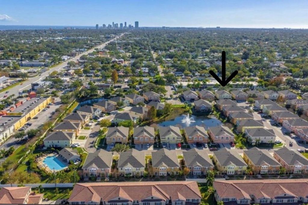 Image 32 of property listing at 542 51ST AVENUE N, St Petersburg, FL 33703