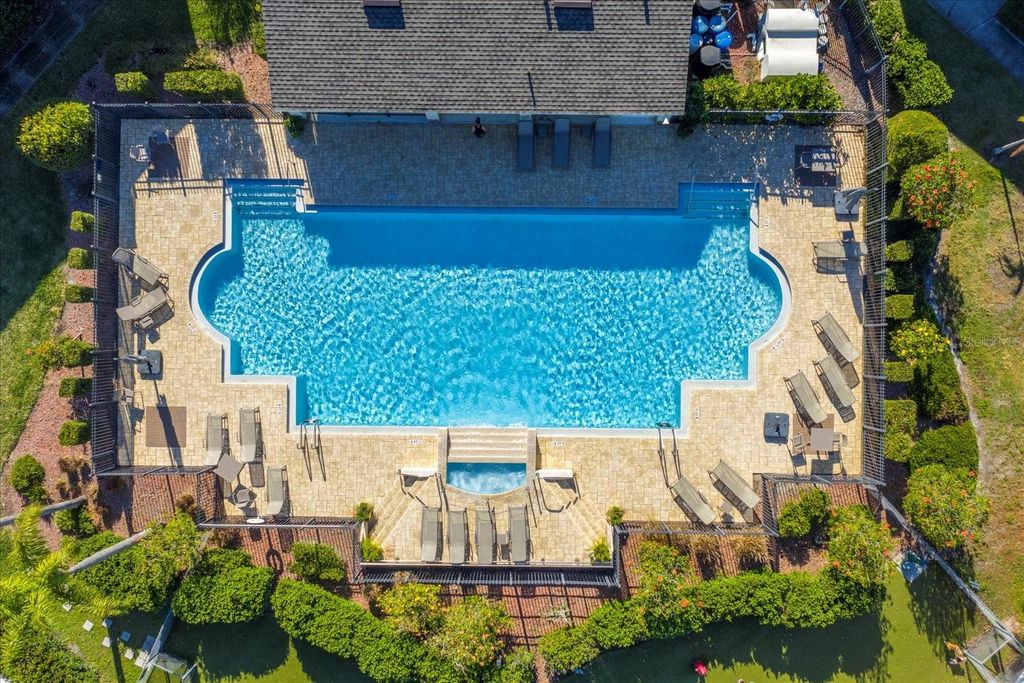 Image 33 of property listing at 542 51ST AVENUE N, St Petersburg, FL 33703