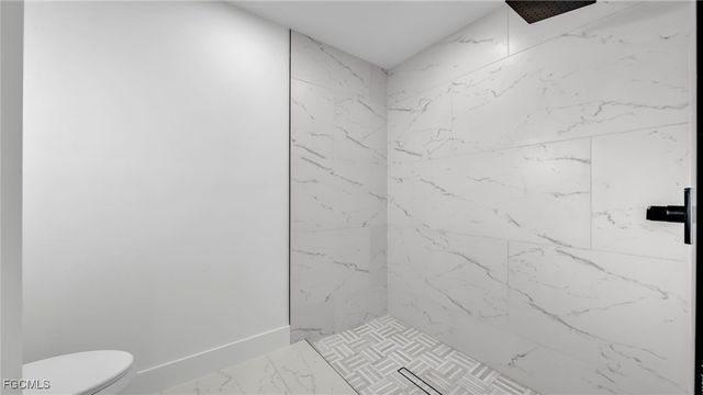 525 Allison ST E, Lehigh Acres, FL 33974