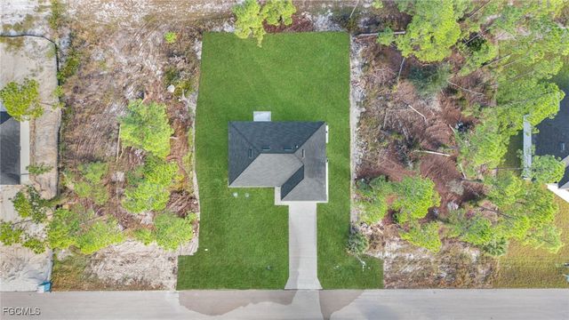 525 Allison ST E, Lehigh Acres, FL 33974