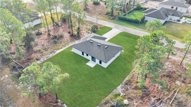 525 Allison ST E, Lehigh Acres, FL 33974