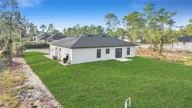 525 Allison ST E, Lehigh Acres, FL 33974