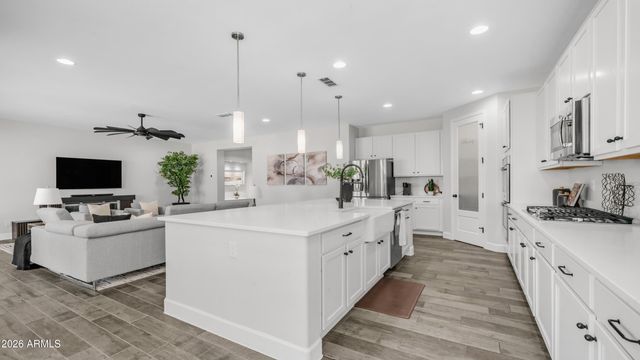 10064 E SATELLITE Drive, Mesa, AZ 85212