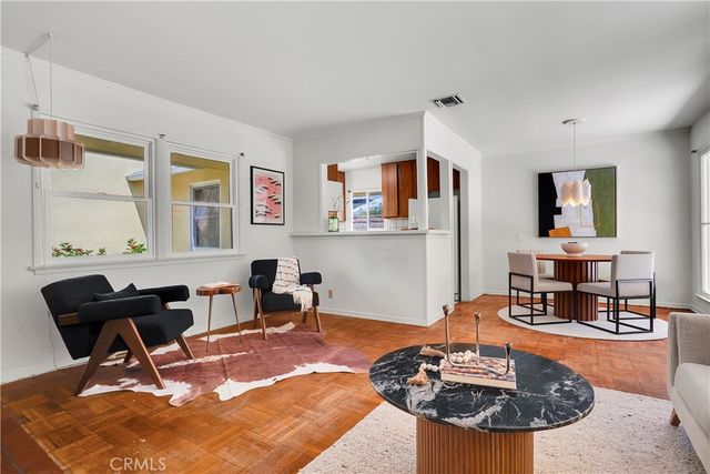 7862 Jellico Avenue, Northridge, CA 91325