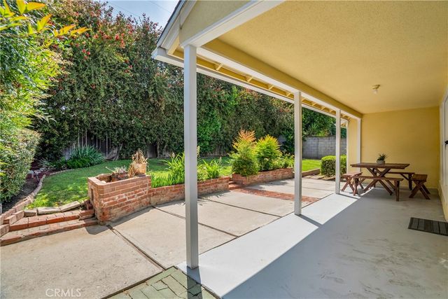 7862 Jellico Avenue, Northridge, CA 91325