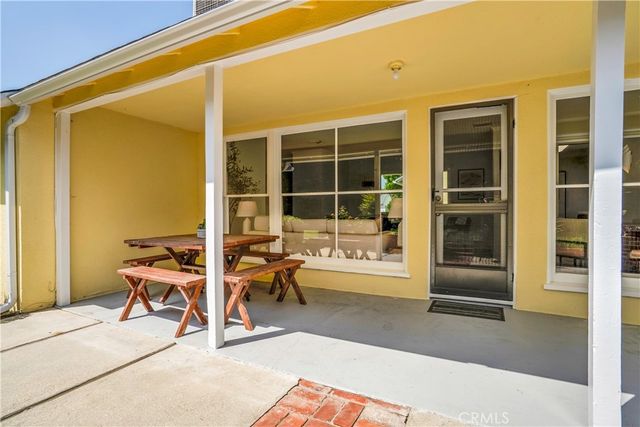 7862 Jellico Avenue, Northridge, CA 91325