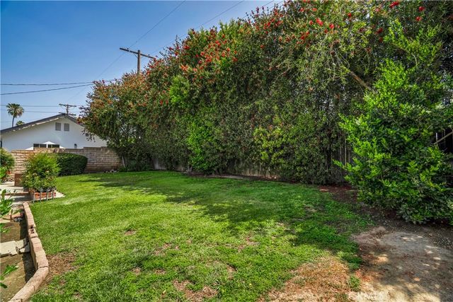 7862 Jellico Avenue, Northridge, CA 91325