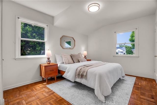 7862 Jellico Avenue, Northridge, CA 91325