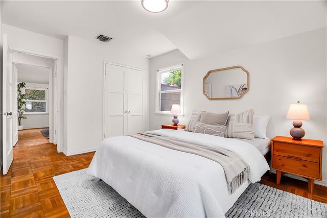 7862 Jellico Avenue, Northridge, CA 91325