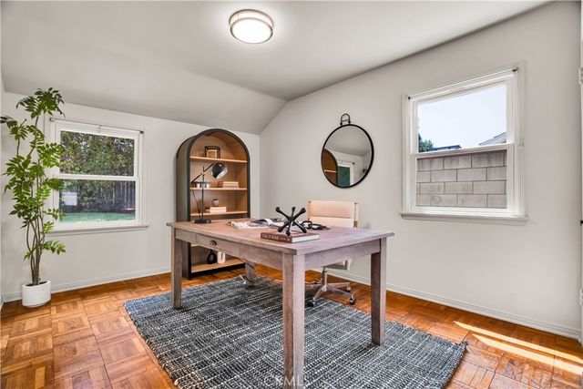 7862 Jellico Avenue, Northridge, CA 91325