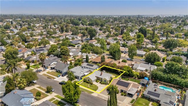 7862 Jellico Avenue, Northridge, CA 91325