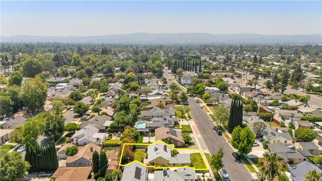 7862 Jellico Avenue, Northridge, CA 91325