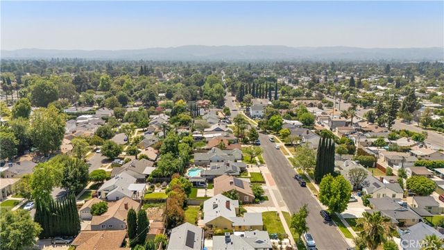 7862 Jellico Avenue, Northridge, CA 91325