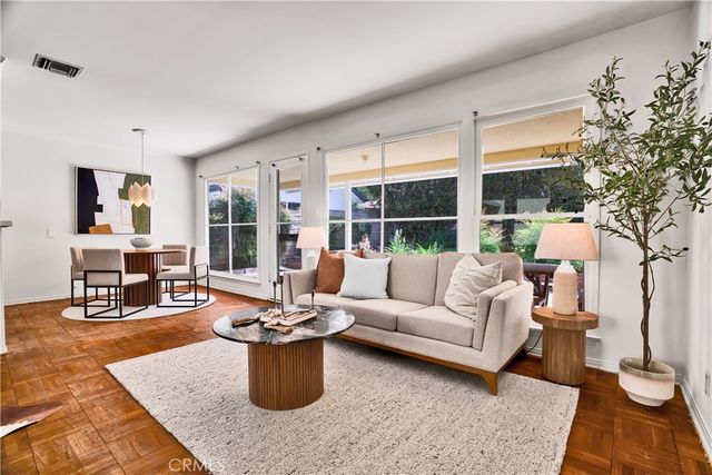 7862 Jellico Avenue, Northridge, CA 91325