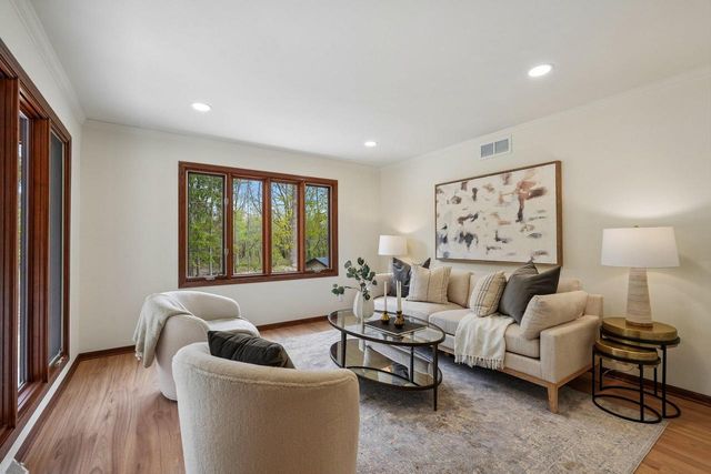 S64W35601 Piper ROAD, Eagle, WI 53119