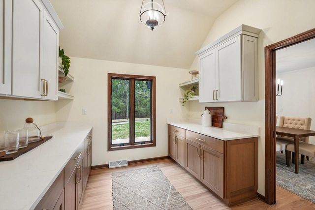 S64W35601 Piper ROAD, Eagle, WI 53119
