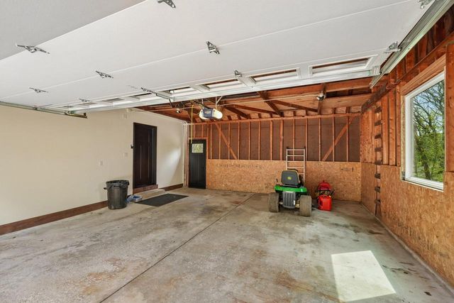S64W35601 Piper ROAD, Eagle, WI 53119