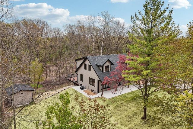 S64W35601 Piper ROAD, Eagle, WI 53119