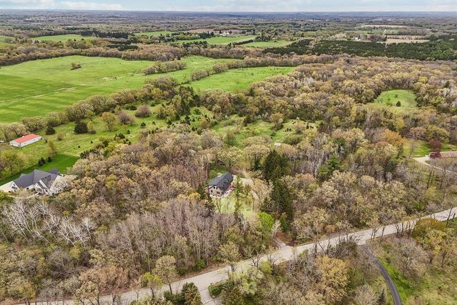 S64W35601 Piper ROAD, Eagle, WI 53119
