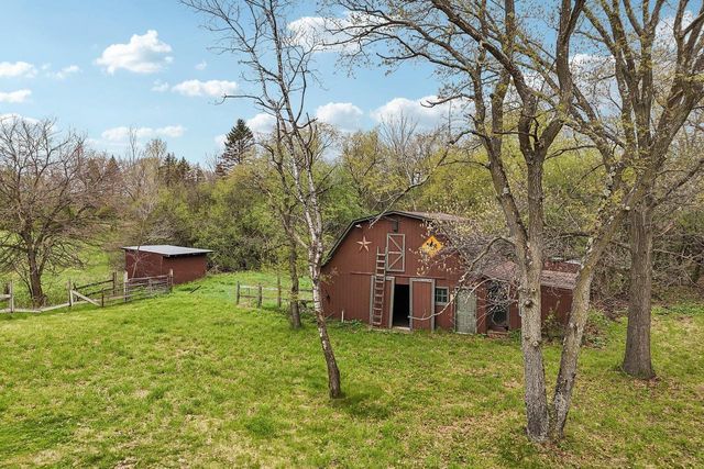S64W35601 Piper ROAD, Eagle, WI 53119