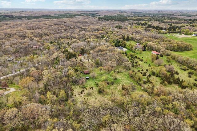 S64W35601 Piper ROAD, Eagle, WI 53119