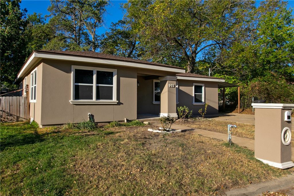 903 Travis Street, Bryan, TX 77803 — photo 2