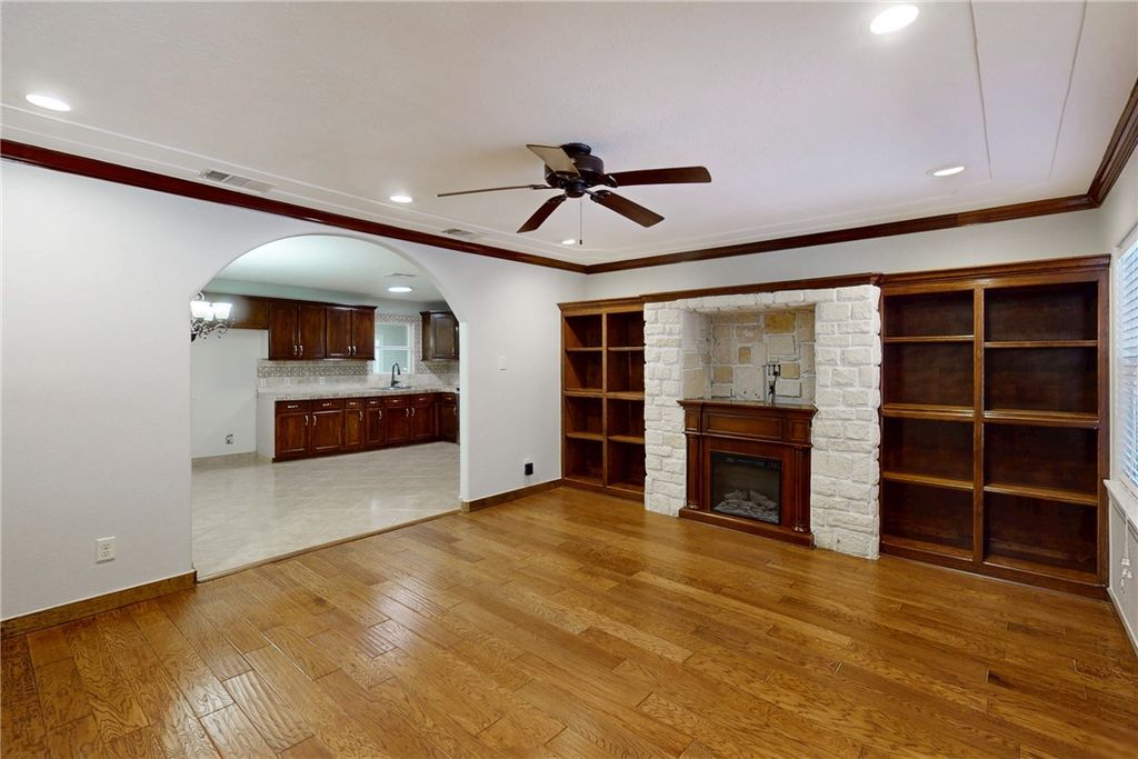 903 Travis Street, Bryan, TX 77803 — photo 3