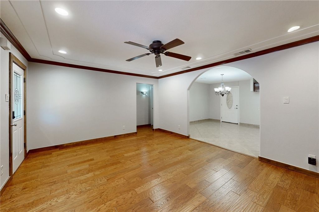 903 Travis Street, Bryan, TX 77803 — photo 4
