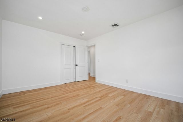 27 Mountainview Dr, Clifton City, NJ 07013