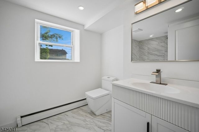 27 Mountainview Dr, Clifton City, NJ 07013