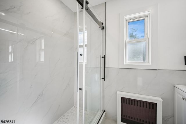 27 Mountainview Dr, Clifton City, NJ 07013