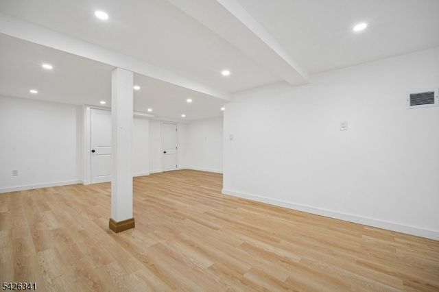 27 Mountainview Dr, Clifton City, NJ 07013