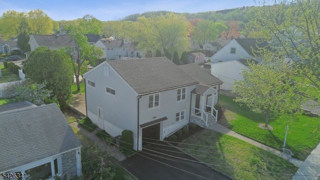 27 Mountainview Dr, Clifton City, NJ 07013