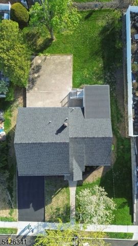 27 Mountainview Dr, Clifton City, NJ 07013