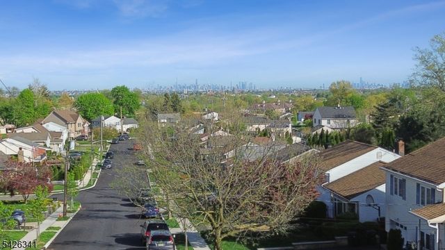 27 Mountainview Dr, Clifton City, NJ 07013