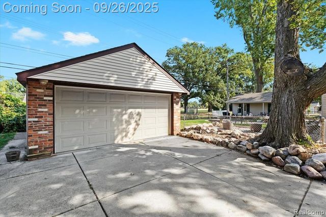 30720 Hathaway Street, Livonia, MI 48150