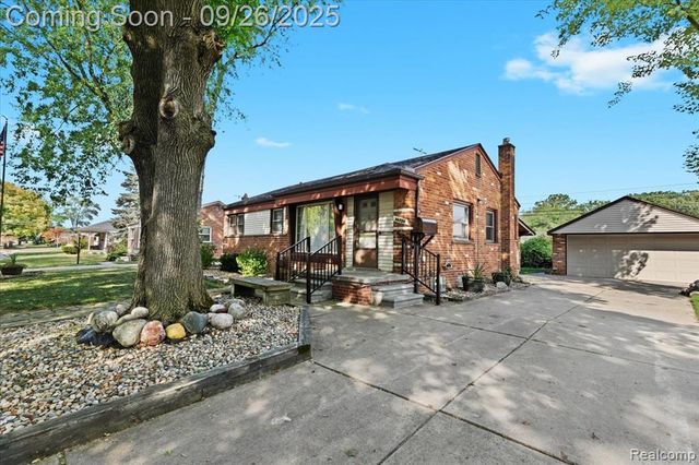 30720 Hathaway Street, Livonia, MI 48150