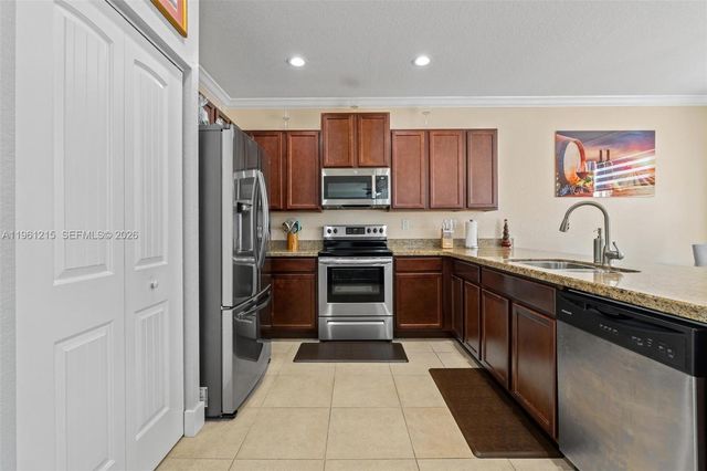 4182 NE 20th St, Homestead, FL 33033