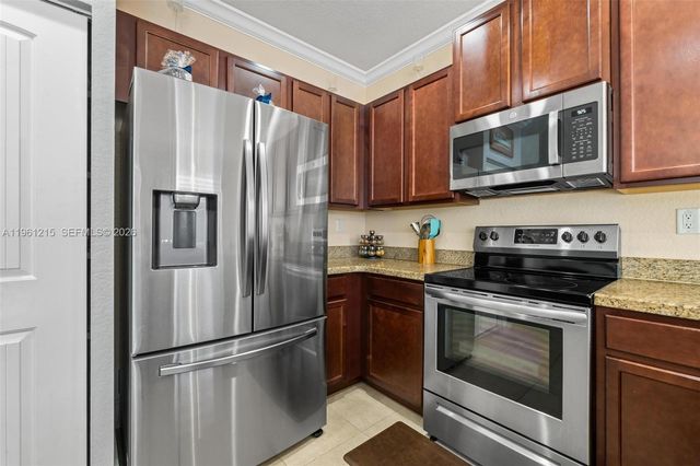 4182 NE 20th St, Homestead, FL 33033