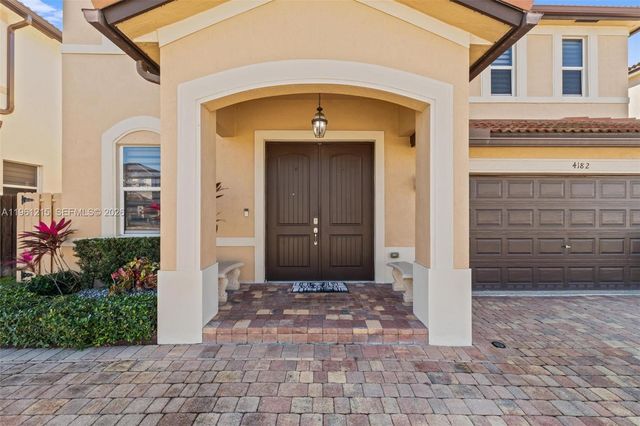 4182 NE 20th St, Homestead, FL 33033
