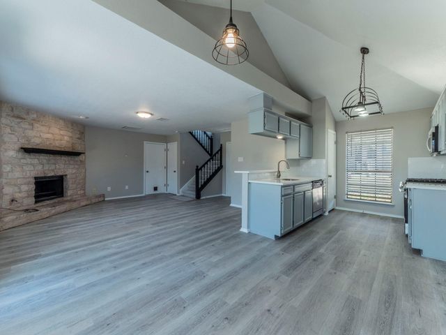 1807 Parkwood DR, Leander, TX 78641